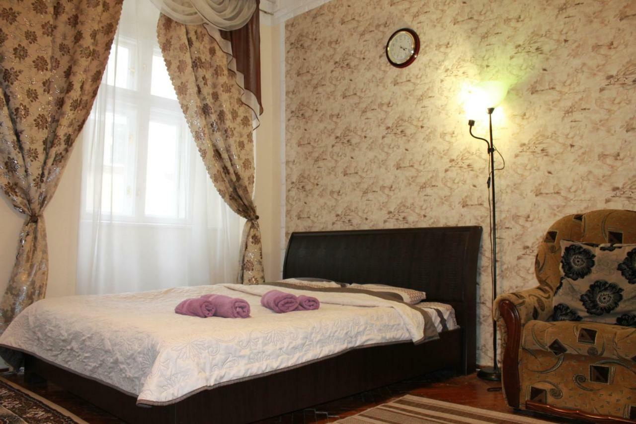 Apartment On Rynok Square Leópolis Exterior foto