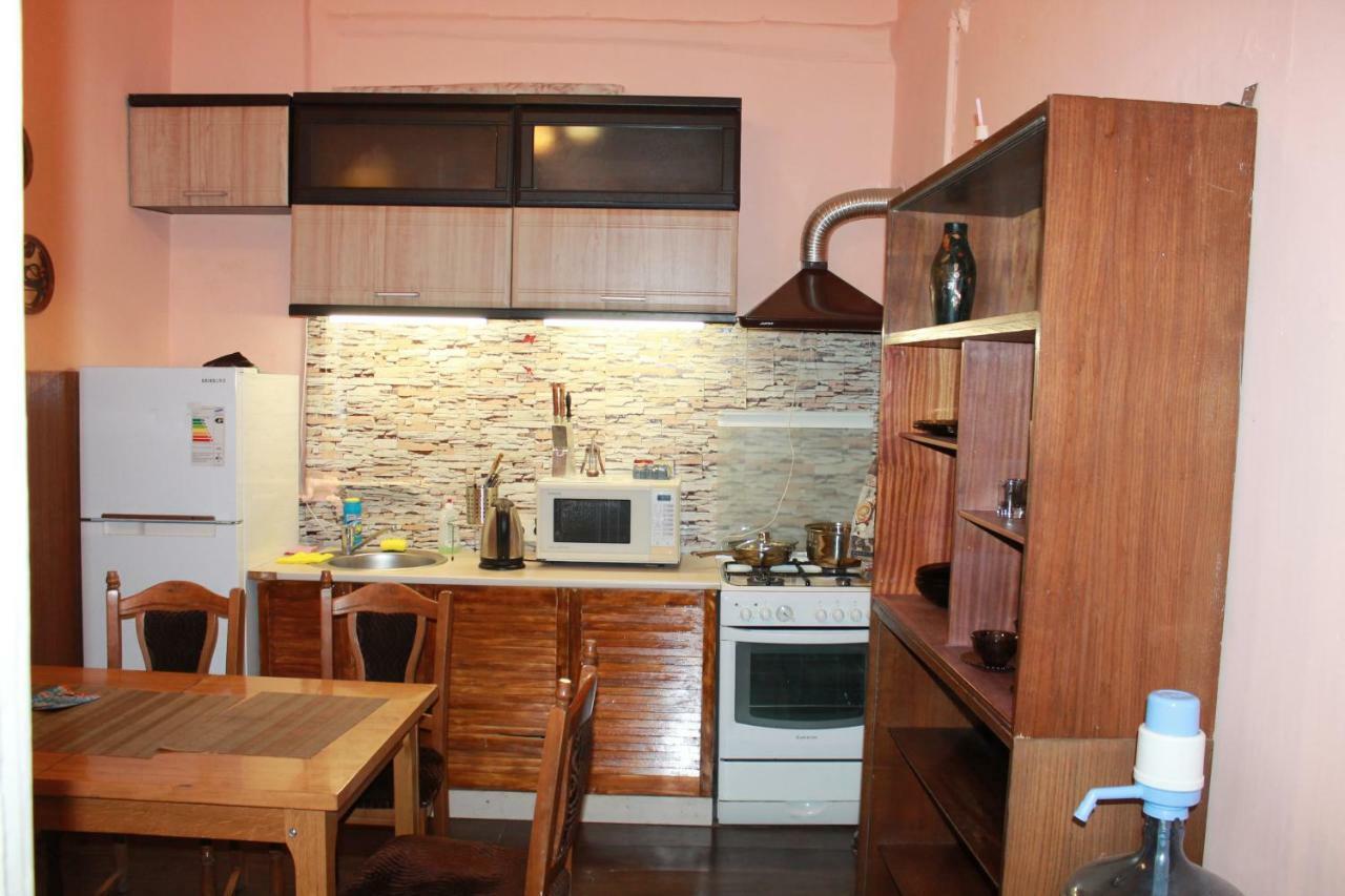 Apartment On Rynok Square Leópolis Exterior foto